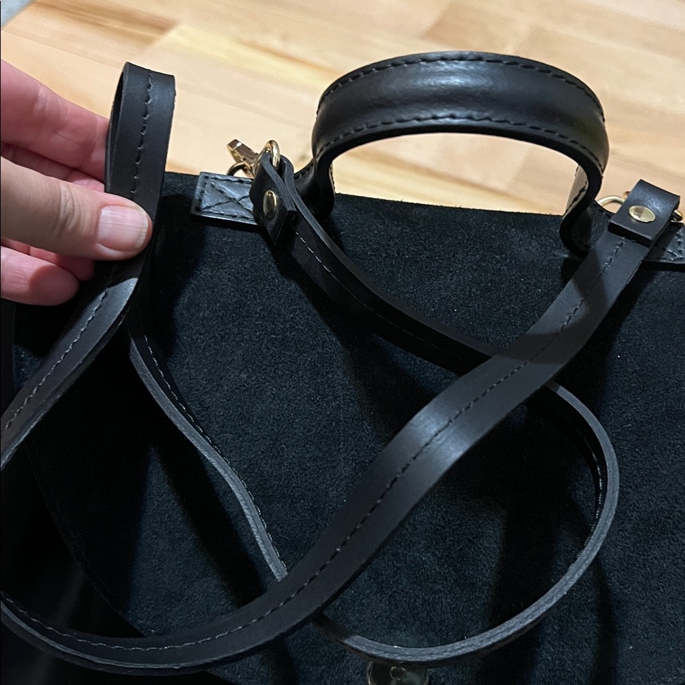 Chic Black Leather Satchel - Picture 17 of 17